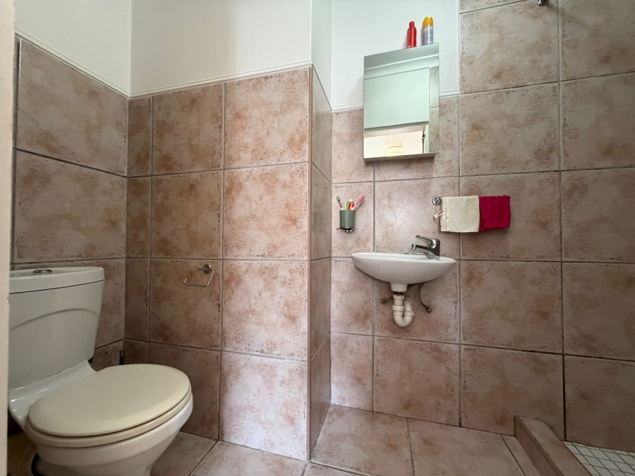 2 Bedroom Property for Sale in Gordons Bay Central Western Cape